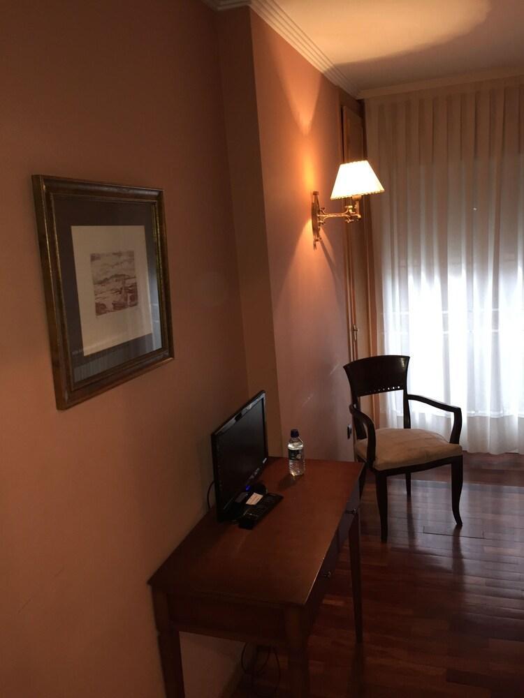 Hotel Los Angeles La Baneza Ngoại thất bức ảnh