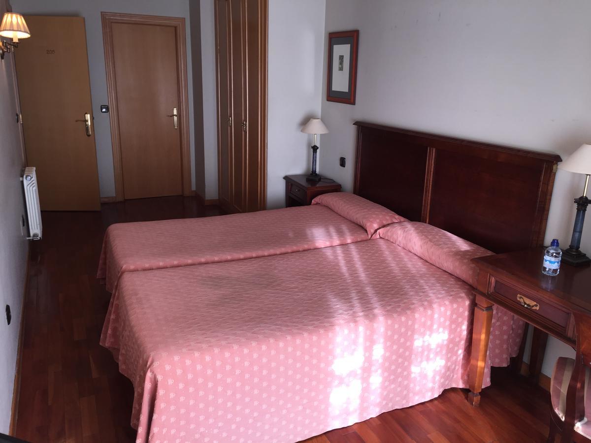Hotel Los Angeles La Baneza Ngoại thất bức ảnh