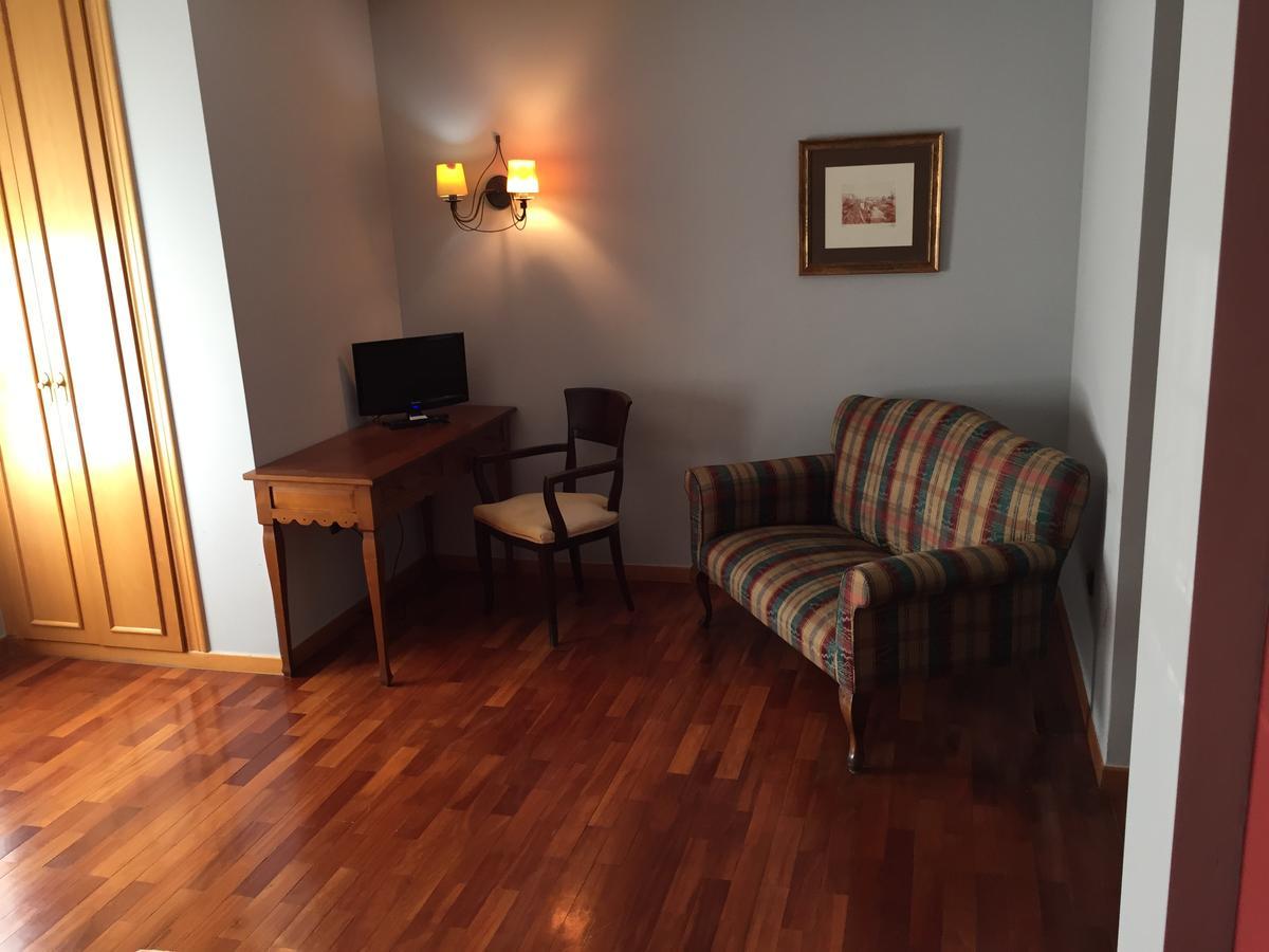 Hotel Los Angeles La Baneza Ngoại thất bức ảnh